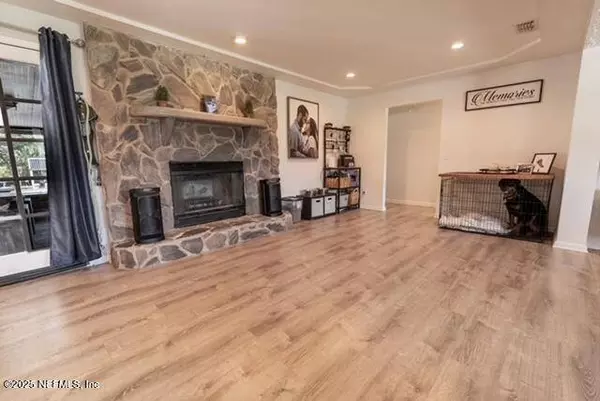 1701 JONES RD, Jacksonville, FL 32220