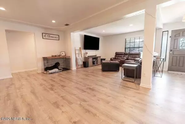 1701 JONES RD, Jacksonville, FL 32220