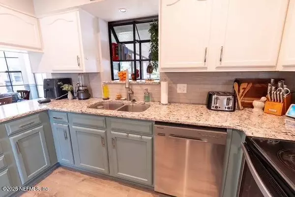 1701 JONES RD, Jacksonville, FL 32220