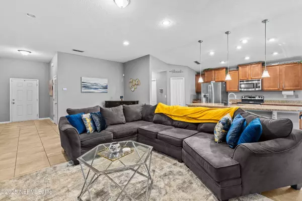 175 BLOOMING GROVE CT, Jacksonville, FL 32218