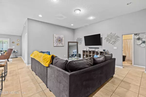 175 BLOOMING GROVE CT, Jacksonville, FL 32218