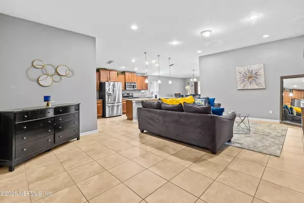 175 BLOOMING GROVE CT, Jacksonville, FL 32218