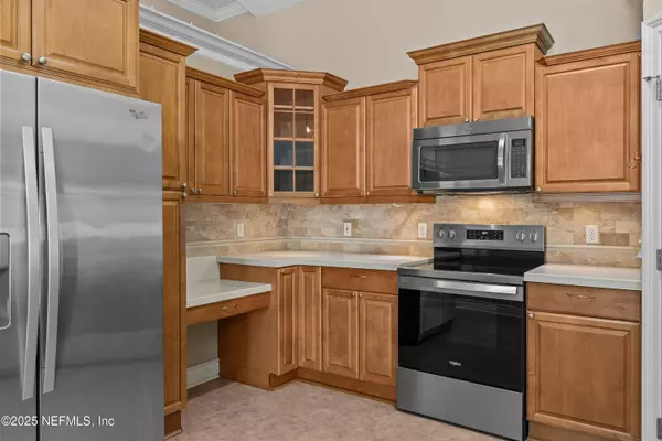 8882 CHAMBORE DR, Jacksonville, FL 32256