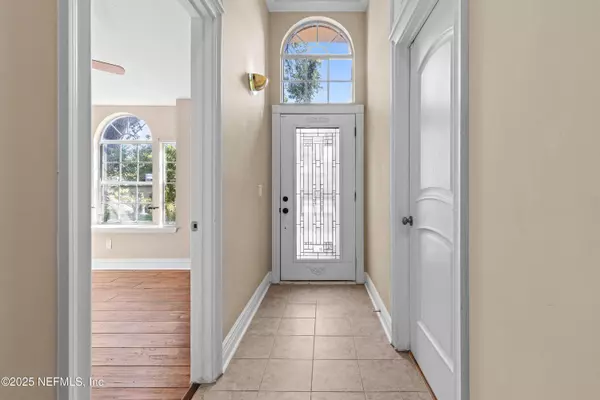 8882 CHAMBORE DR, Jacksonville, FL 32256