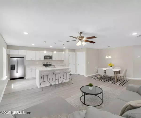 8626 NUSSBAUM DR, Jacksonville, FL 32210