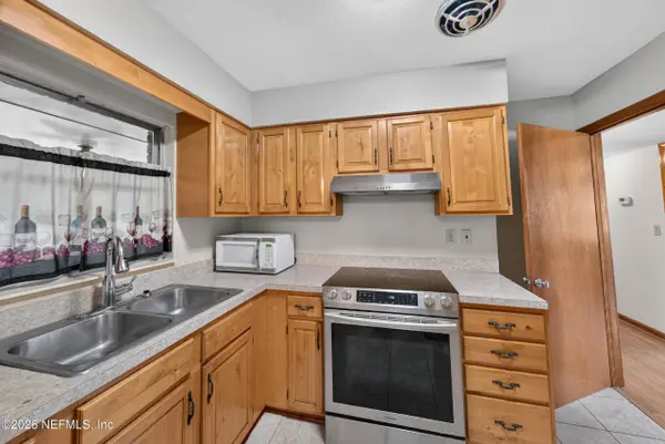 3004 DONNA DR, Jacksonville, FL 32208
