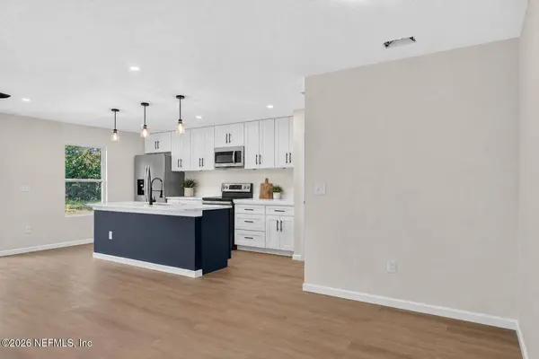 8626 NUSSBAUM DR, Jacksonville, FL 32210