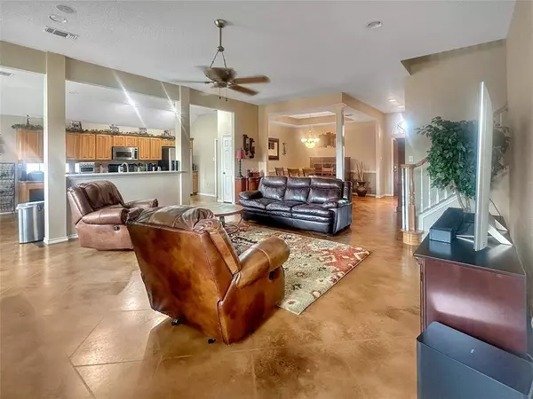 10717 Greenview Court, Benbrook, TX 76126