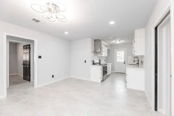 1109 E Columbia LN, Deer Park, TX 77536