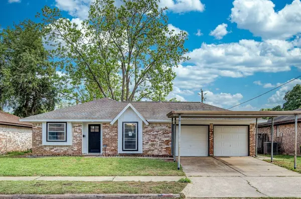 1109 E Columbia LN, Deer Park, TX 77536