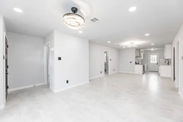 1109 E Columbia LN, Deer Park, TX 77536