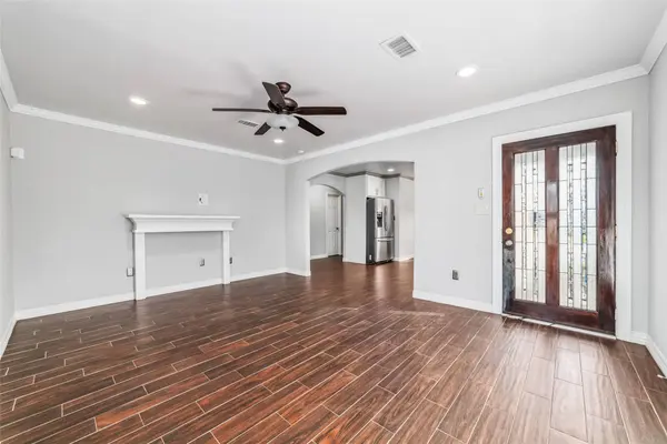 5012 Irvington BLVD, Houston, TX 77009