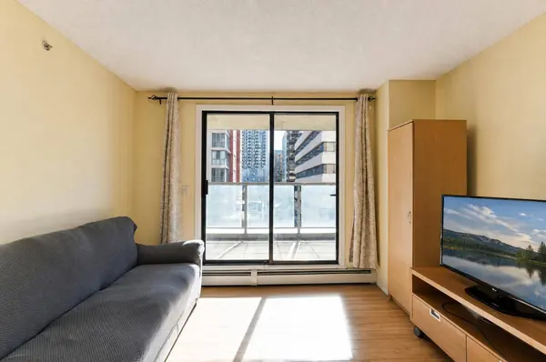 1111 6 AVE SW #318, Calgary, AB T2P 5M5