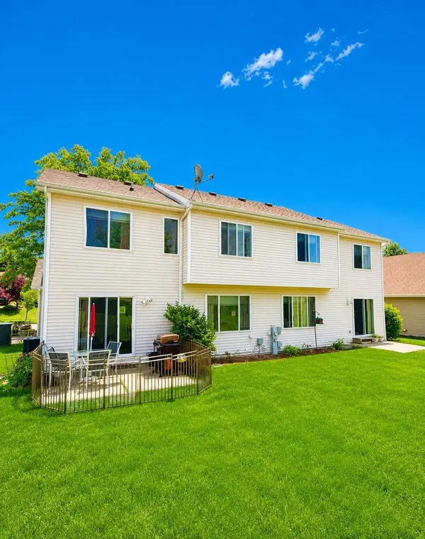 809-811 Vista Ridge Drive Drive, Mount Horeb, WI 53572
