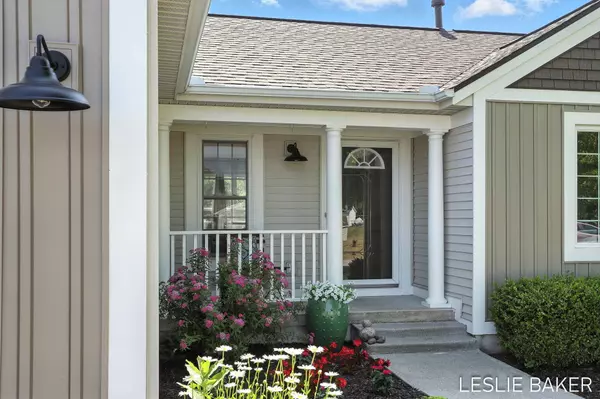 7076 NE Sovereign Drive, Comstock Park, MI 49321