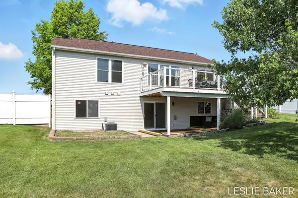 7076 NE Sovereign Drive, Comstock Park, MI 49321
