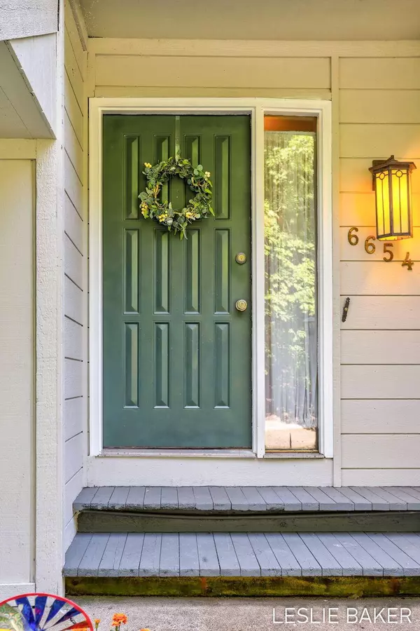 6654 Scenic Shores Drive, Holland, MI 49423