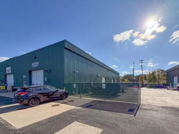 154 E Lakewood Boulevard #200, Holland, MI 49424