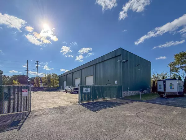 154 E Lakewood Boulevard #200, Holland, MI 49424