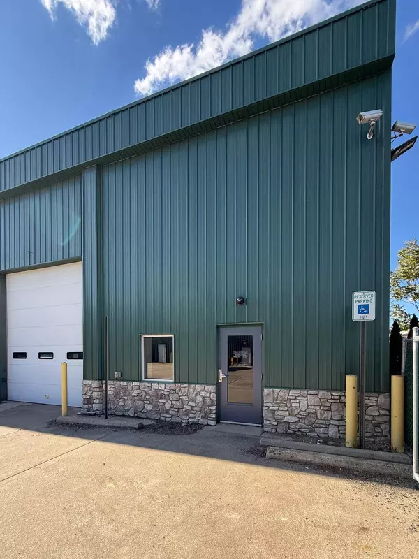 154 E Lakewood Boulevard #200, Holland, MI 49424