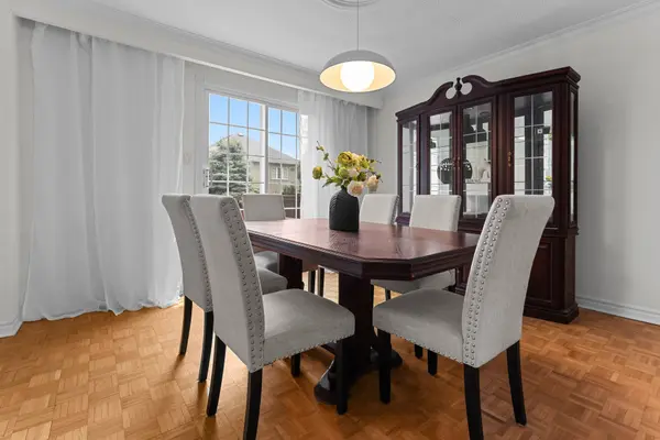 111 Madawaska AVE, Toronto C14, ON M2M 2R5