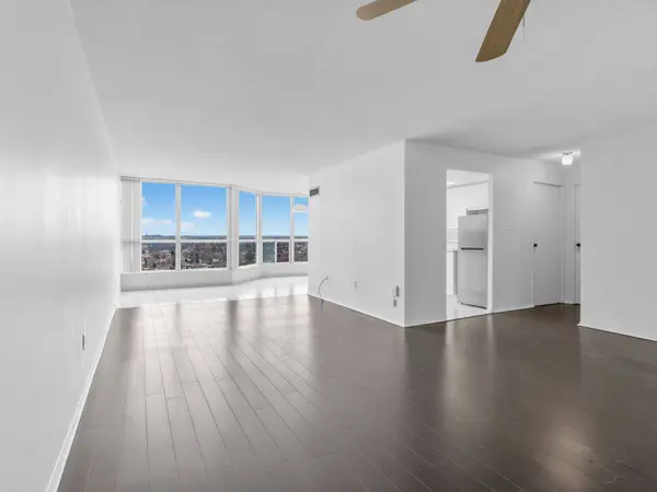 3 Rowntree RD #2106, Toronto W10, ON M9V 5G8