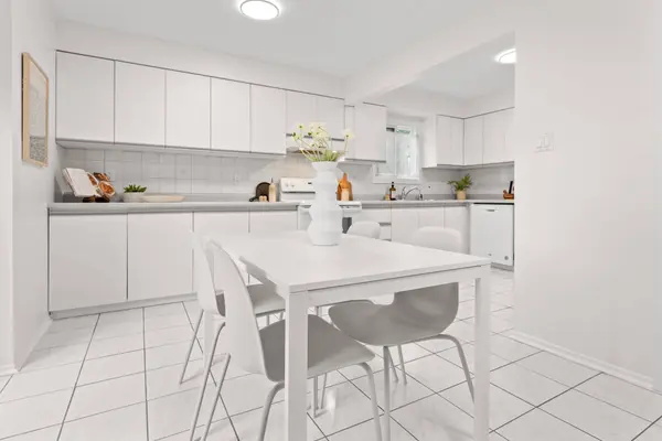 5 Firebrace RD, Toronto E05, ON M1W 2Z3