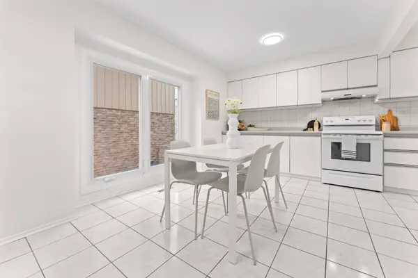 5 Firebrace RD, Toronto E05, ON M1W 2Z3