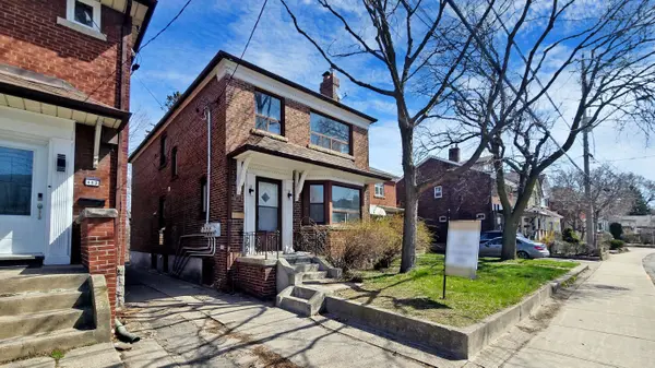451 Donlands AVE #Upper, Toronto E03, ON M4J 3S4