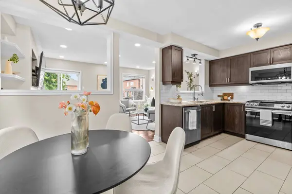 821 Pucks PL, Newmarket, ON L3X 2K3