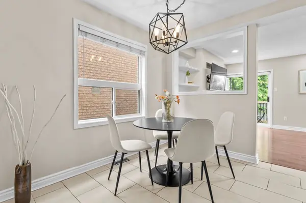 821 Pucks PL, Newmarket, ON L3X 2K3