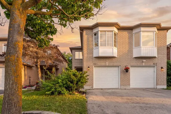 821 Pucks PL, Newmarket, ON L3X 2K3