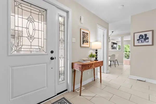 821 Pucks PL, Newmarket, ON L3X 2K3