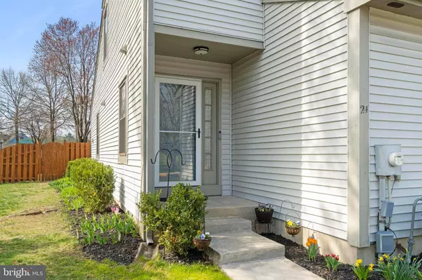 24 BURGUNDY DR, Marlton, NJ 08053