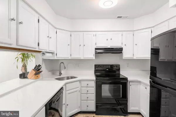 24 BURGUNDY DR, Marlton, NJ 08053