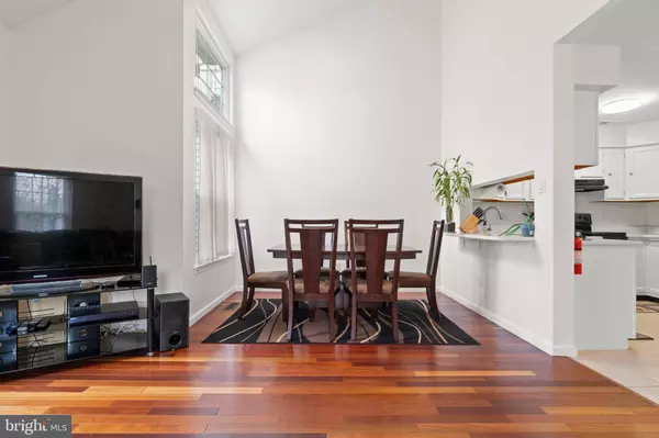 24 BURGUNDY DR, Marlton, NJ 08053