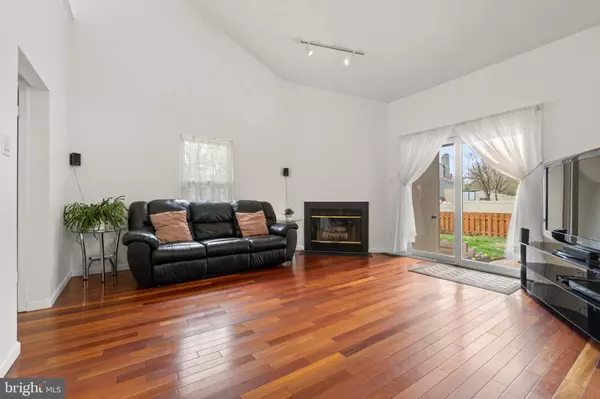 24 BURGUNDY DR, Marlton, NJ 08053