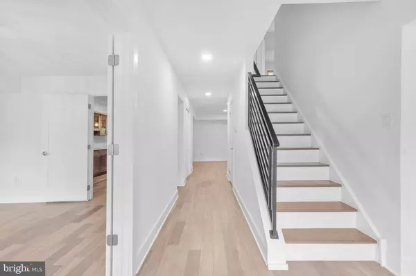 15 JOANN CT, Sewell, NJ 08080