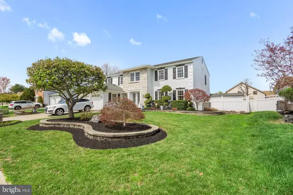 5 GREENLEIGH CIR, Sewell, NJ 08080