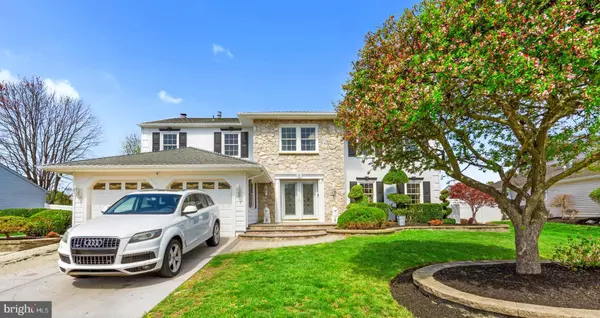 5 GREENLEIGH CIR, Sewell, NJ 08080