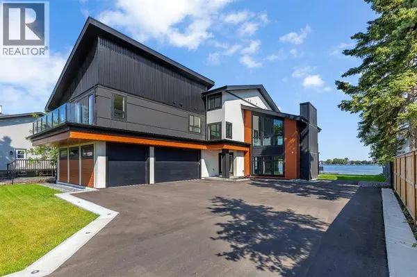 476 WEST CHESTERMERE Drive, Chestermere, AB T1X1B3