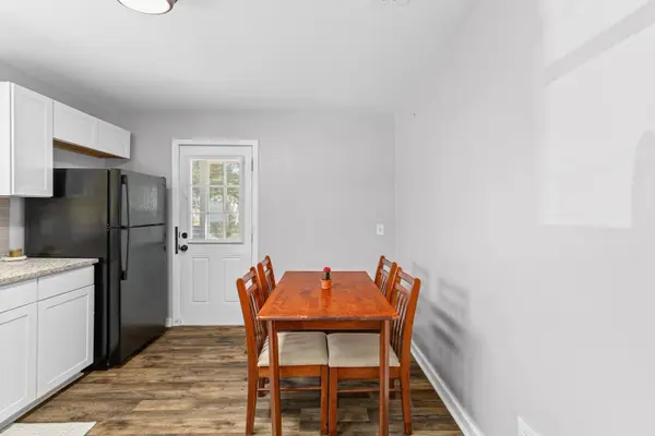 2401 Falcon Rd, North Charleston, SC 29406