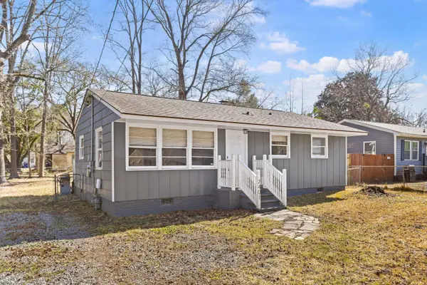 2401 Falcon Rd, North Charleston, SC 29406