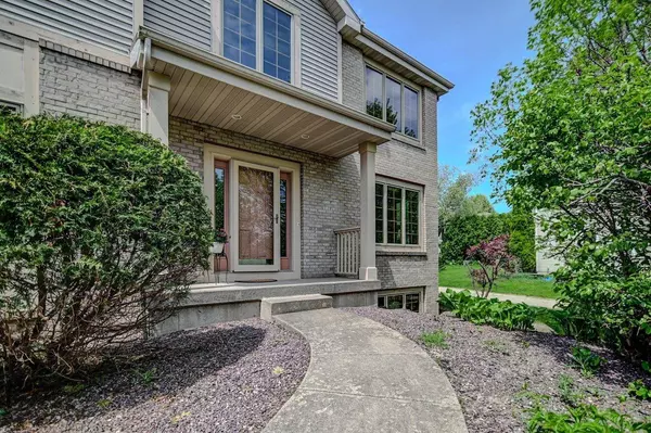 3013 Hartwicke Drive, Fitchburg, WI 53711