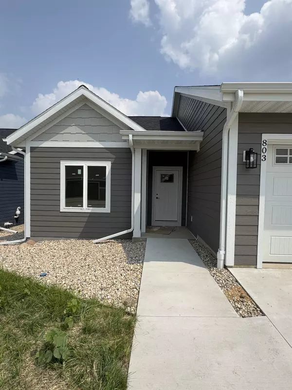 803 Vineyard Court, Cambridge, WI 53523