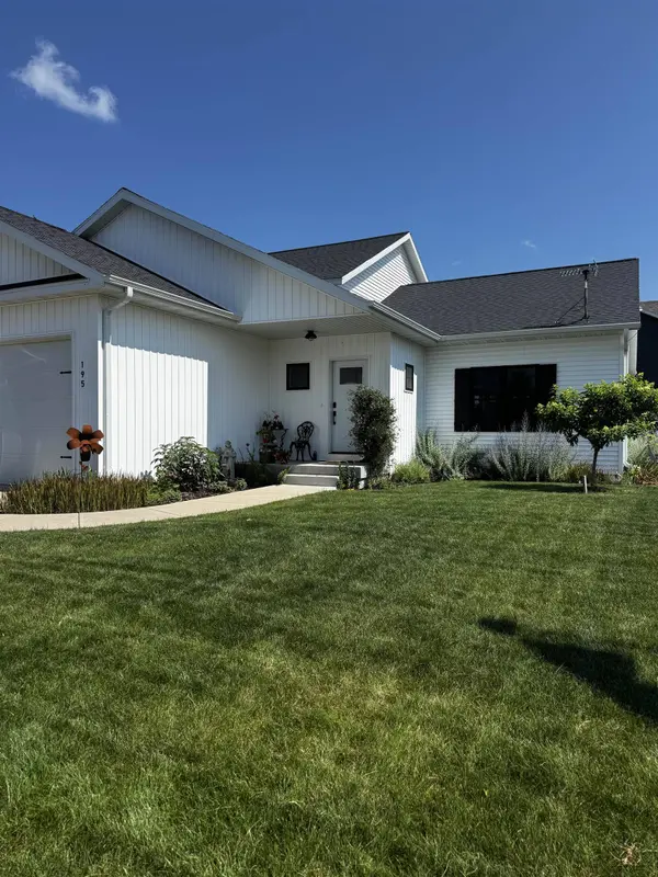 195 Prairie Mound Drive, Oregon, WI 53575
