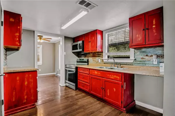 389 County Road 3075, Orange Grove, TX 78372