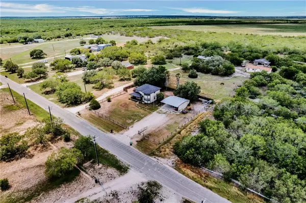 389 County Road 3075, Orange Grove, TX 78372