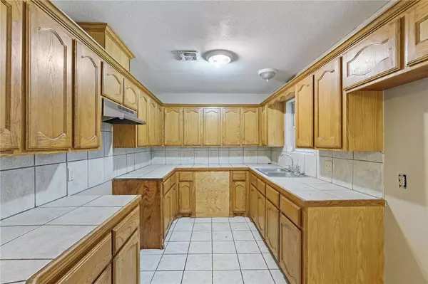 1205 Wyoming ST, Alice, TX 78332