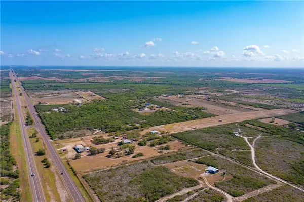 8086 N Hwy 281, Orange Grove, TX 78372